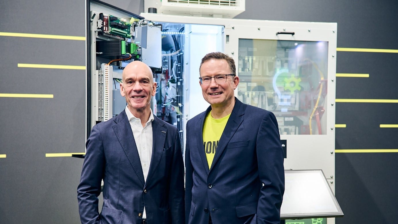 Achim Peltz (CEO Siemens Motion Control) and Michael Reichle (CEO Innomotics) at SPS 2025 in Nuremberg