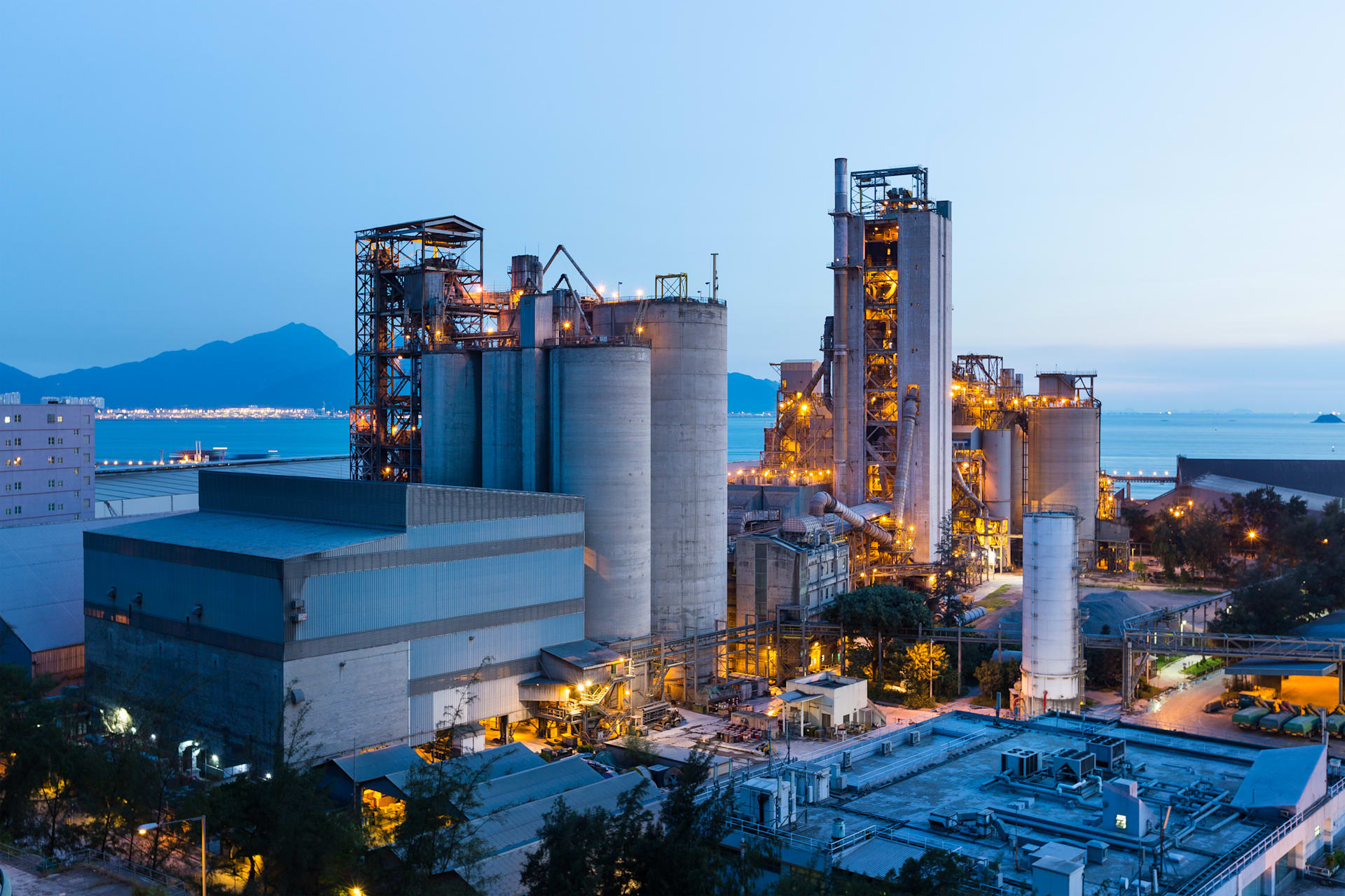 Cement plant